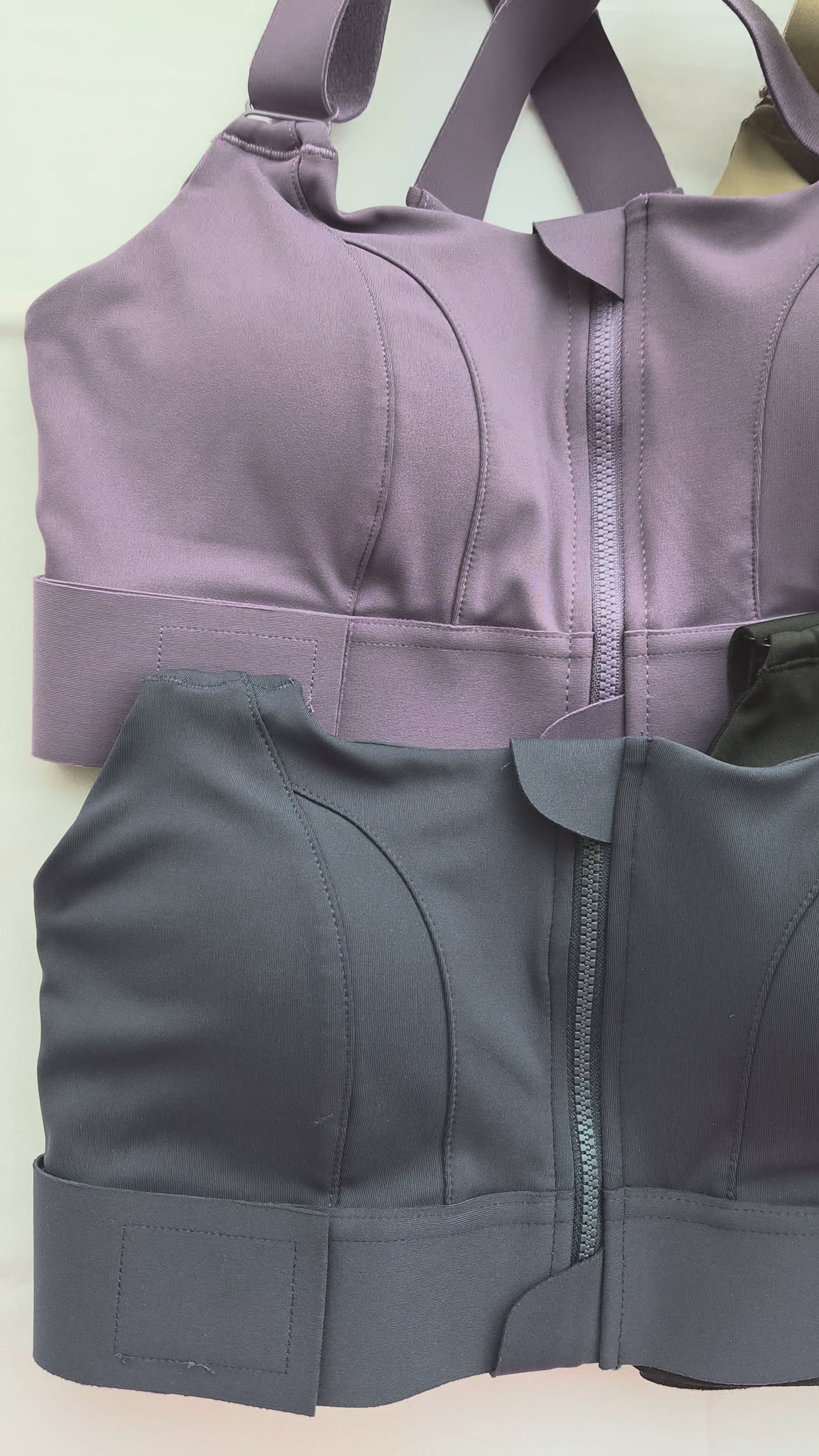 High-Impact Front Zip Sports Bra with Adjustable Straps